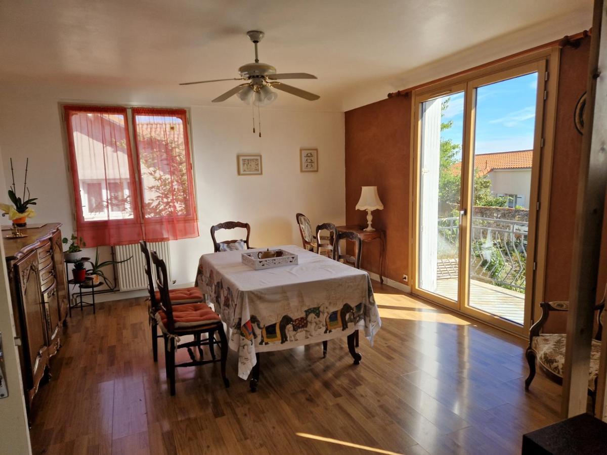 Apartamento Chez David Bressuire Exterior foto